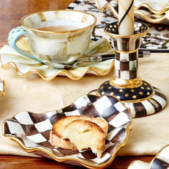 Courtly Check Fluted Heart Plate image number 5
