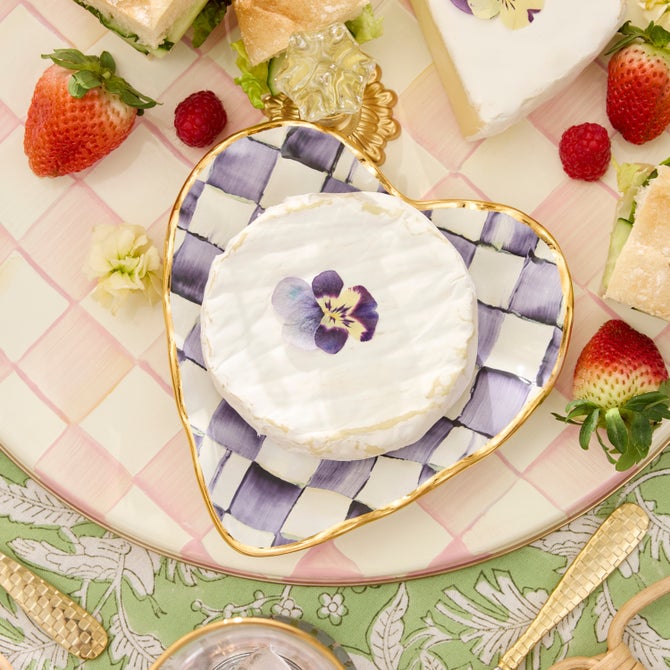 Violet Check Fluted Ceramic Heart Plate image number 1