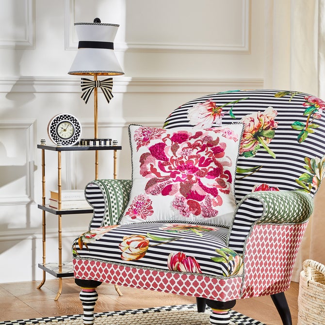 Pretty As A Bow Table Lamp image number 4