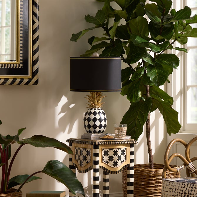 Pineapple Table Lamp image number 1