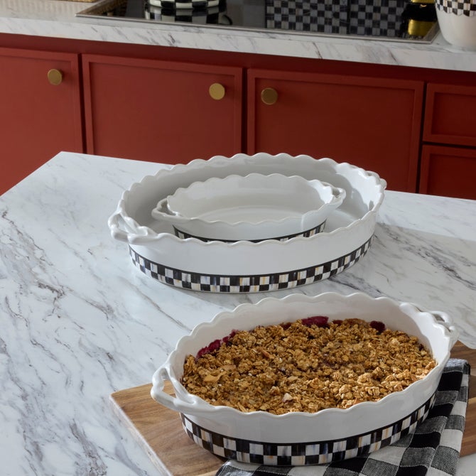 Courtly Check Everyday Small Oval Baker image number 1