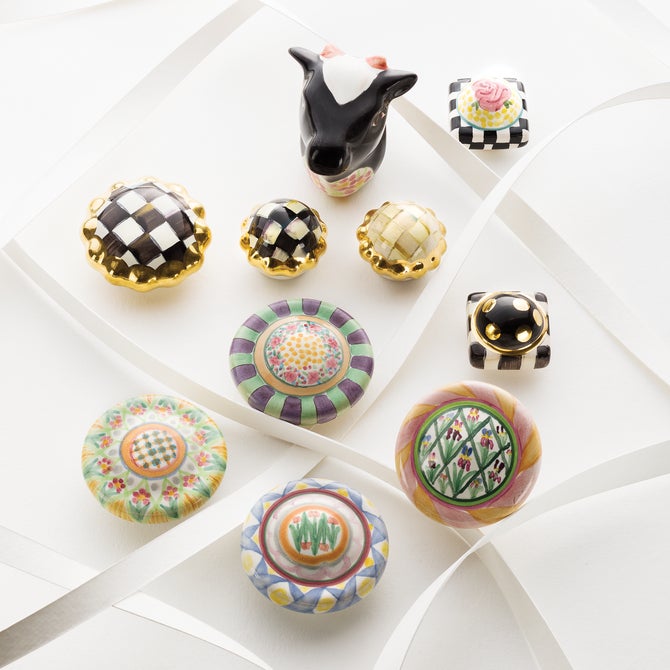 Courtly Check Petit Four Round Knob image number 1