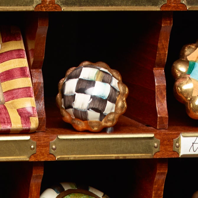 Courtly Check Petit Four Round Knob image number 7
