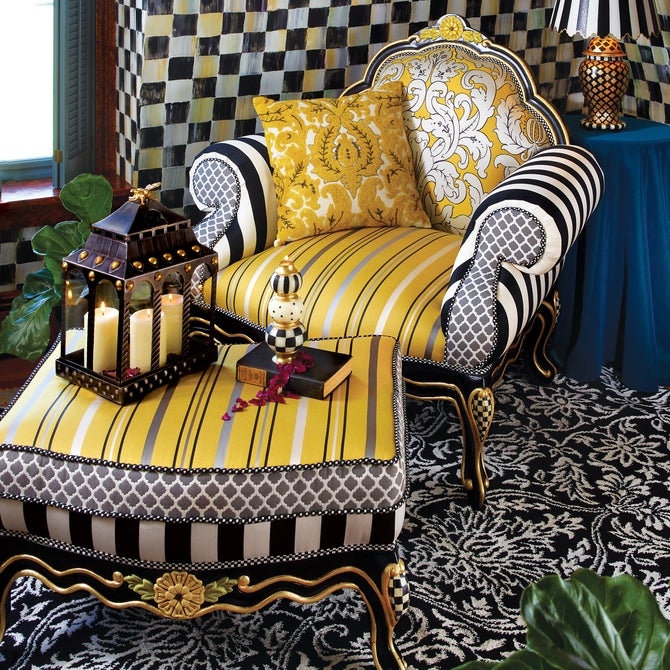 Queen Bee Ottoman image number 5