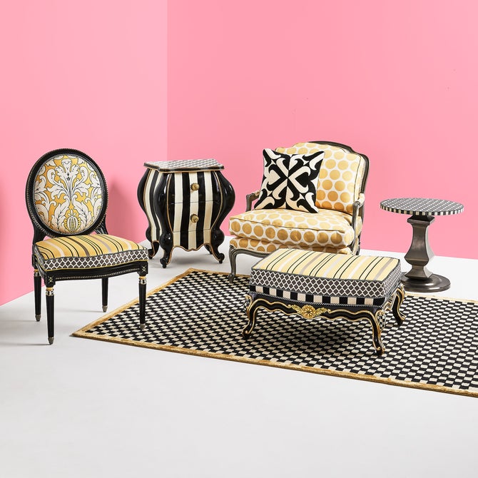 Queen Bee Ottoman image number 2