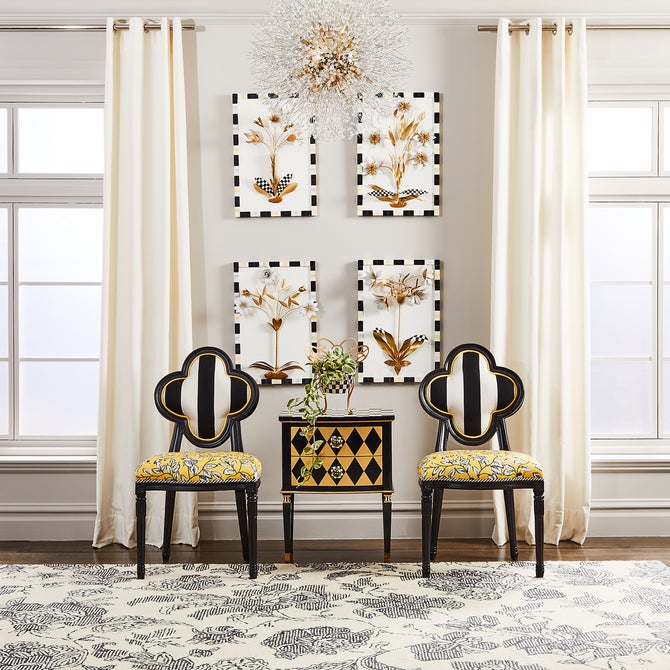 Queen Bee Outdoor Dining Chair image number 1