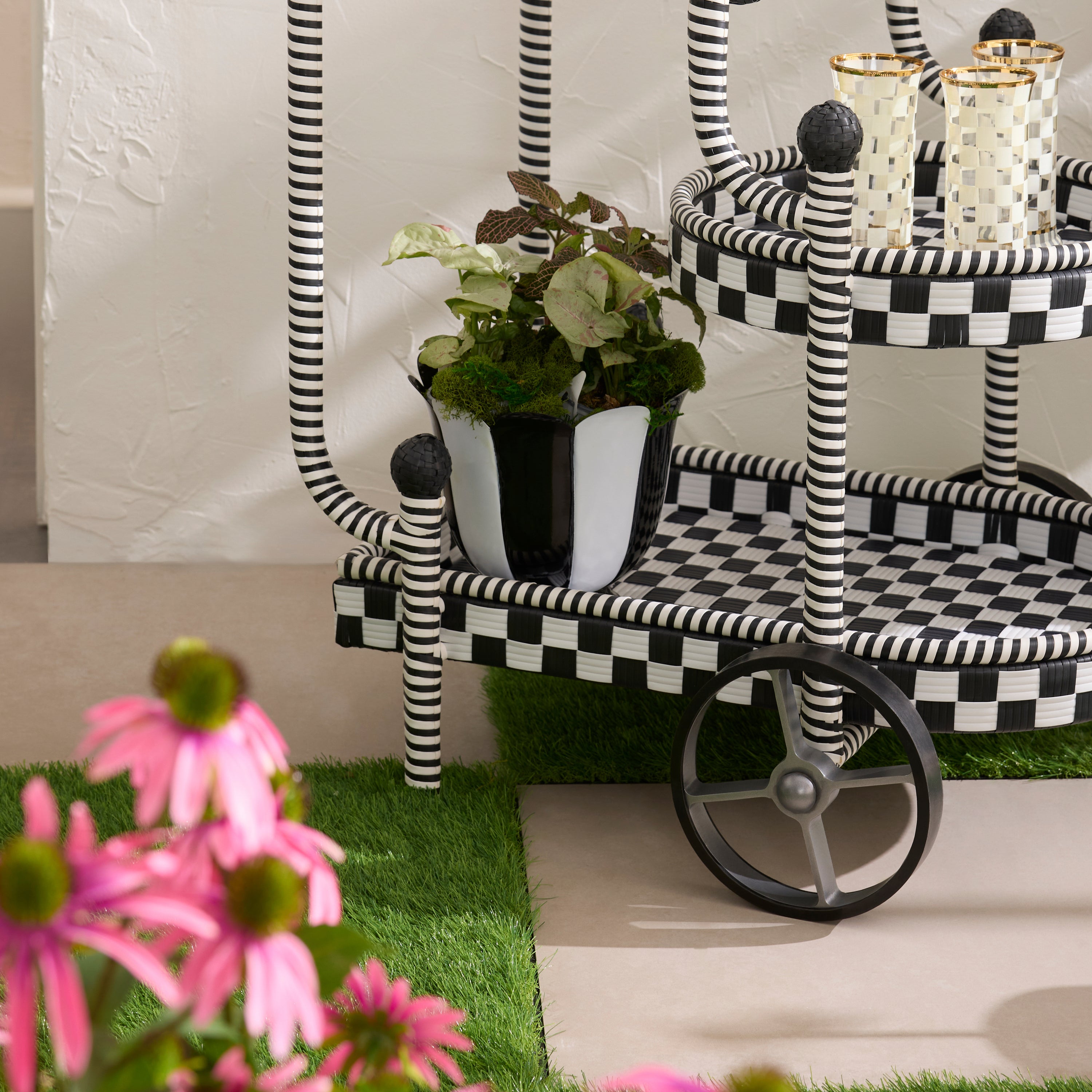 MacKenzie-Childs | Courtly Stripe Scalloped Large Flower Pot