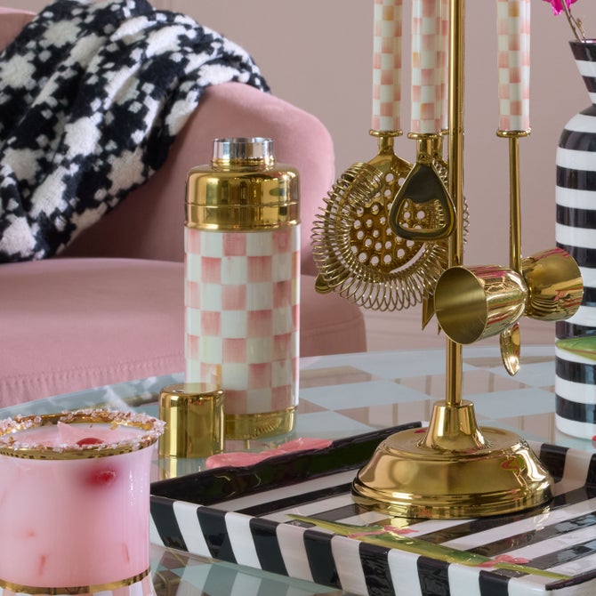 Rosy Check 3260 Gold Cocktail Shaker image number 1