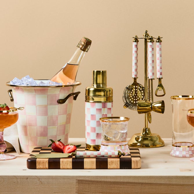 Rosy Check 3260 Gold Cocktail Shaker image number 4