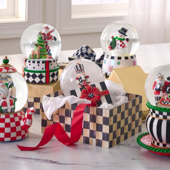 Nutcracker Gift Snow Globe image number 4