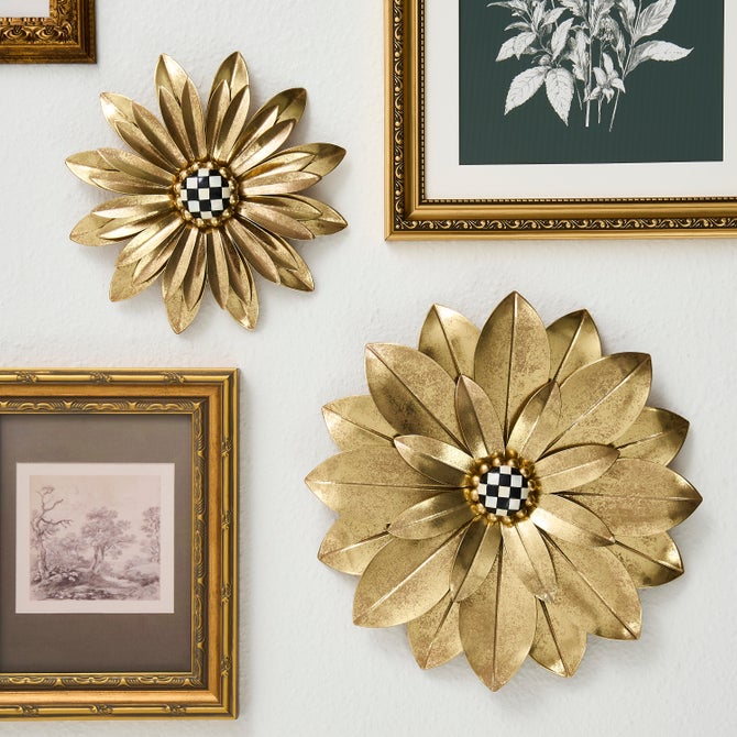 Courtly Golden Small Wallflower image number 1