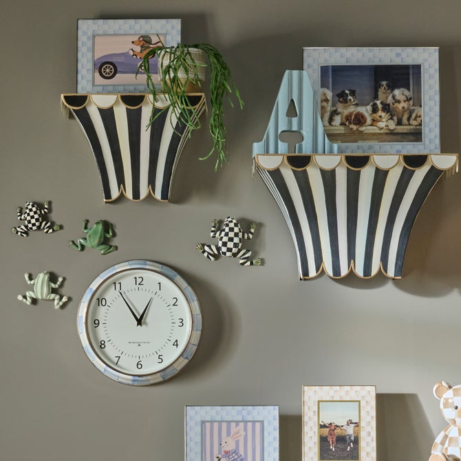 Courtly Check Frog Wall Decor image number 4