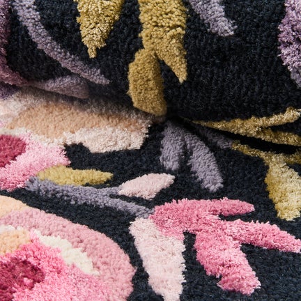 Violet Roses 8' x 10' Rug