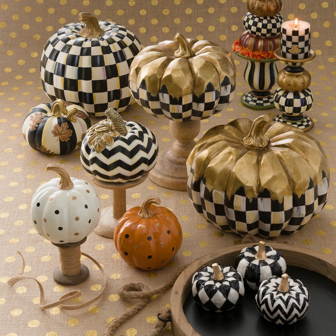 Falling Leaves Squashed Pumpkin - Small image number 1