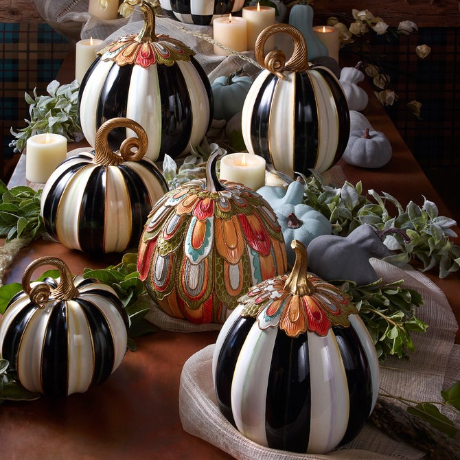 Elegant Stripe Small Pumpkin image number 1