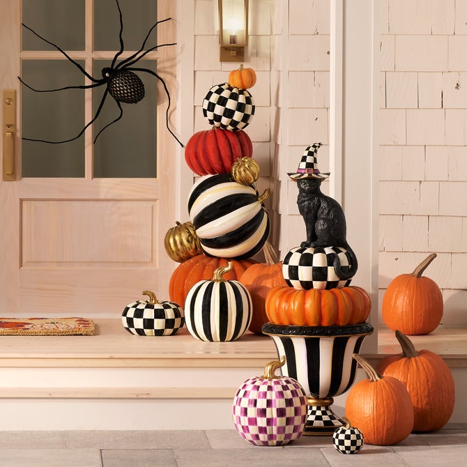 Pumpkin Patch Trophy Topiary image number 2