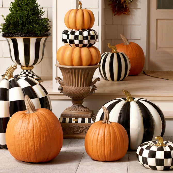 Courtly Stripe Glossy Large Pumpkin image number 1