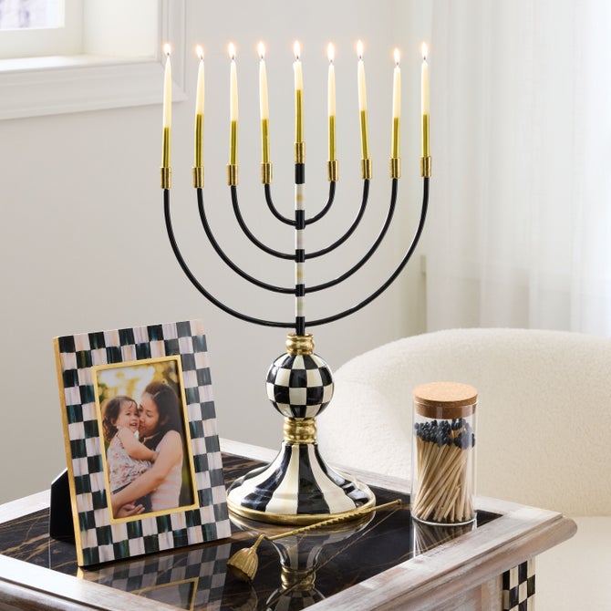 Courtly Menorah image number 1