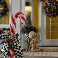 Holiday Berry 28" Urn Ring