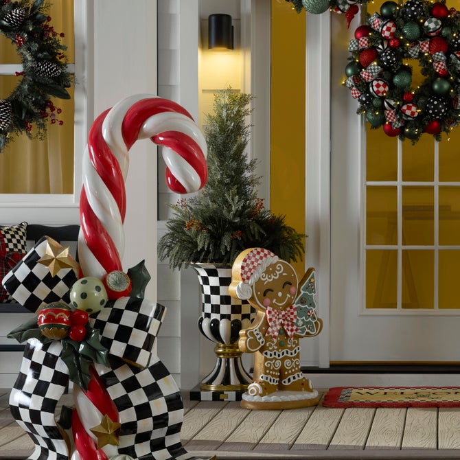 Holiday Berry 28" Urn Ring image number 1