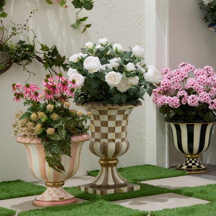 Mocha Check Pedestal Urn