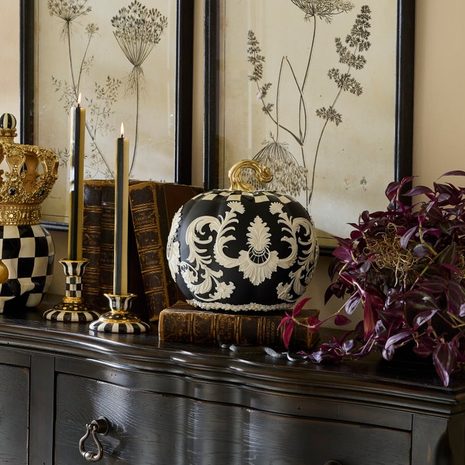 Courtly Check Black Cameo Pumpkin image number 1