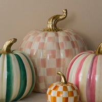 Rosy Check Large Pumpkin