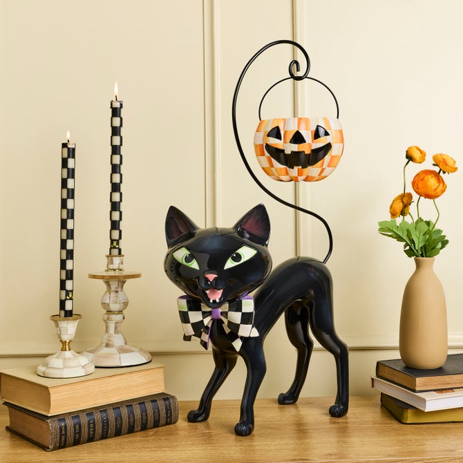 Courtly Cat with Pumpkin Bucket image number 1