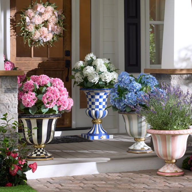 Royal Check Pedestal Urn image number 4