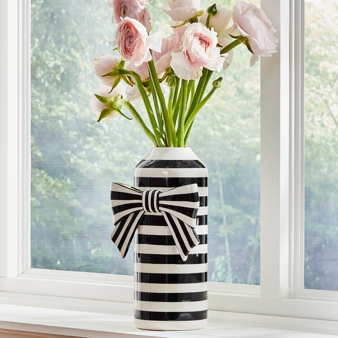 Courtly Bow Vase image number 1
