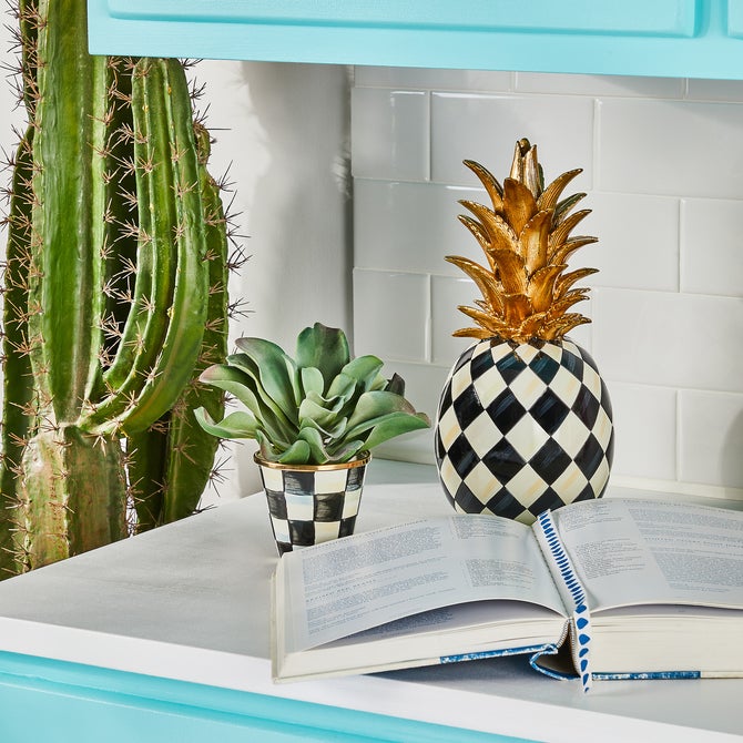 Marquee Pineapple image number 1