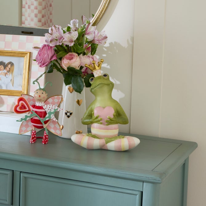 Rosy Fergal the Frog with Heart Decor image number 1