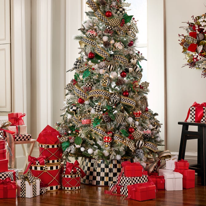 Courtly Check Tree Collar image number 1