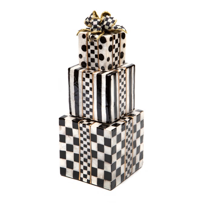 Courtly Capiz Gift Tower image number 0