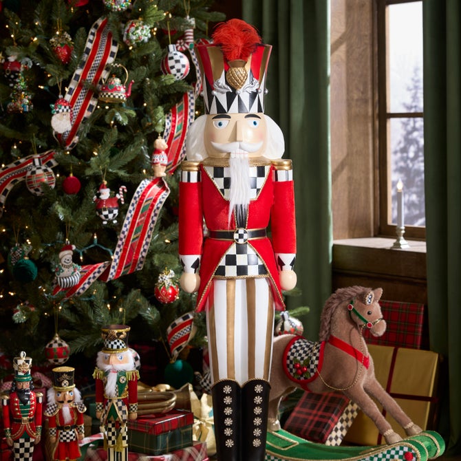 Castle Guard Trophy Nutcracker image number 6