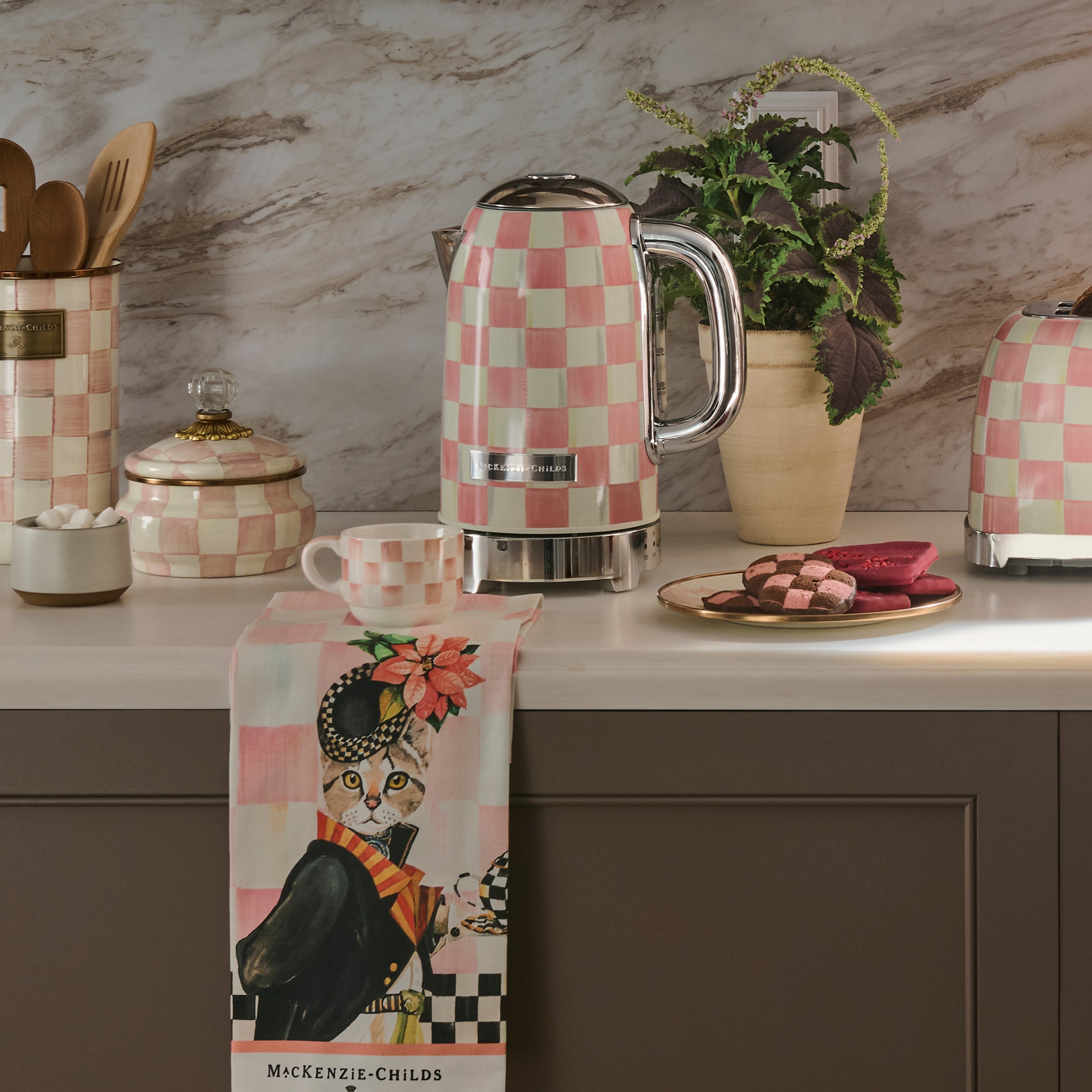 MacKenzie-Childs | Rosy Check Electric Kettle