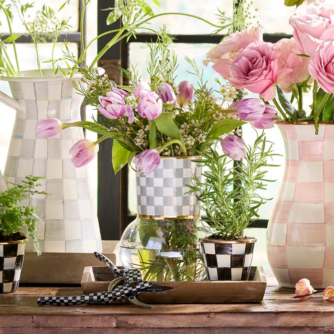 Sterling Check Glass Vase image number 4