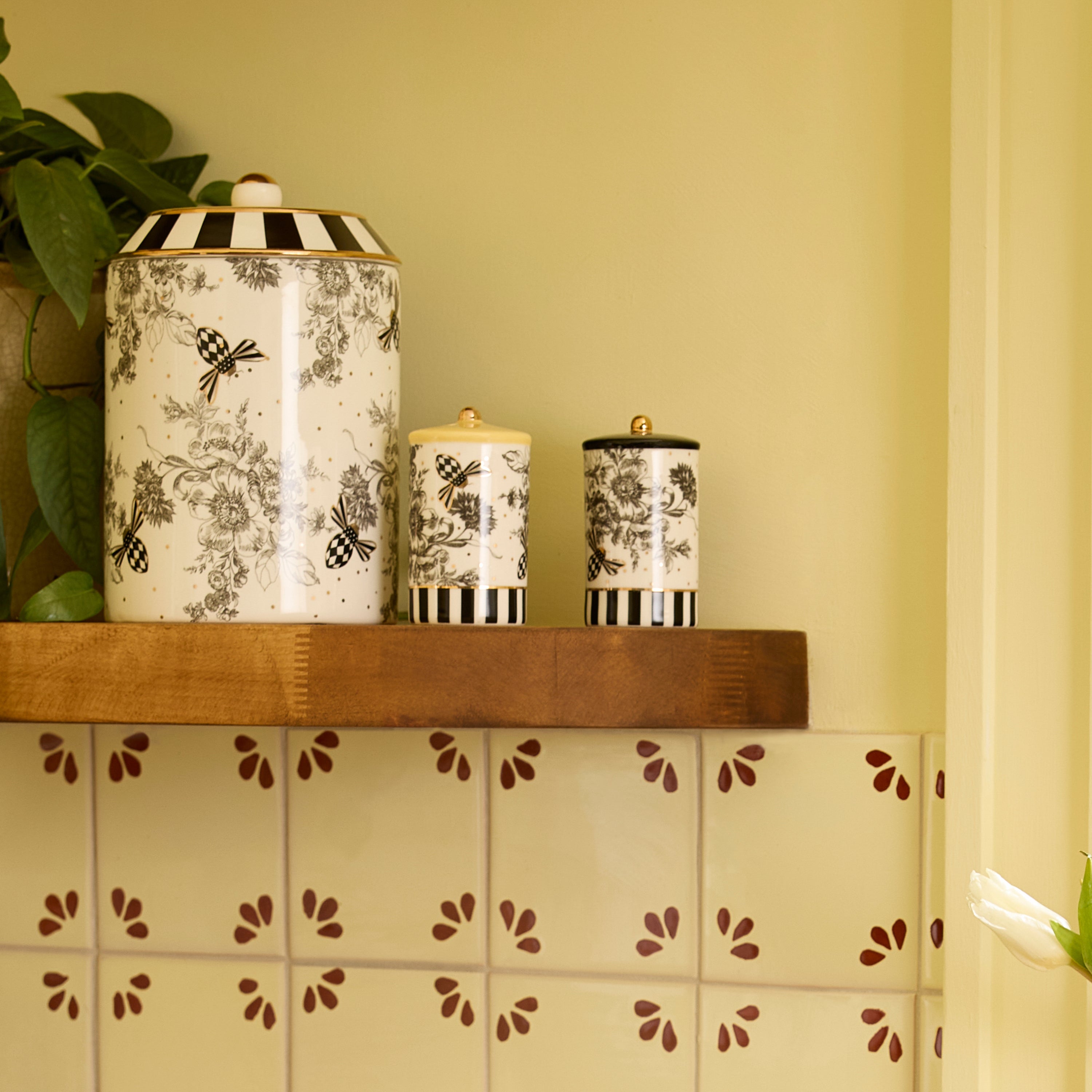 MacKenzie-Childs | Bee Toile Salt & Pepper Set