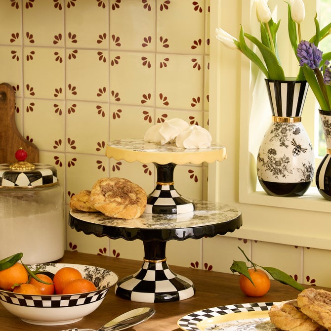 Bee Toile Small Pedestal Platter image number 1