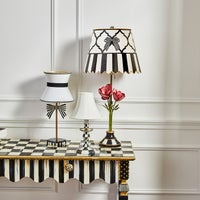 Flower Show Table Lamp