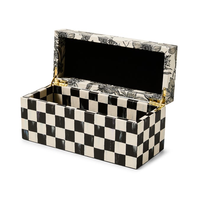Courtly English Garden Box image number 1