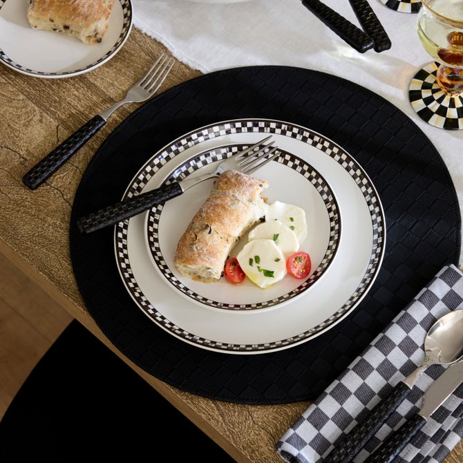 Courtly Check Everyday Dinner Plates, Set of 4 image number 3
