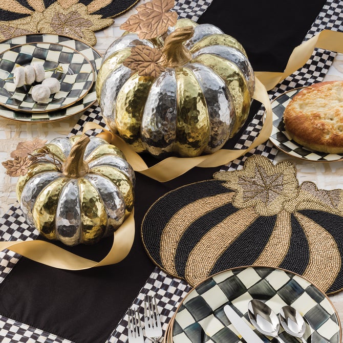 Courtly Check Black Table Runner image number 4