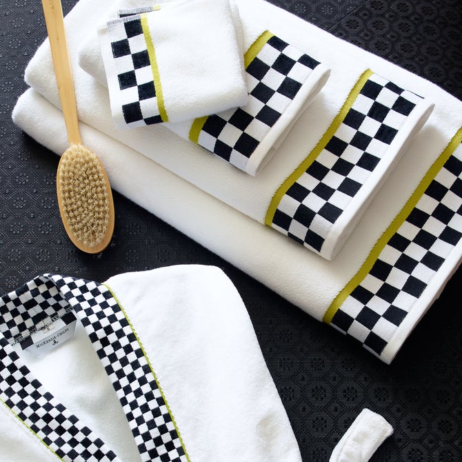 Black & White Check Bath Towel image number 1