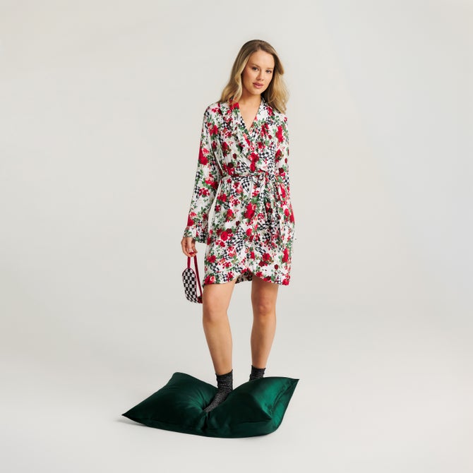 Posh Peanut Wild Rose Check Women's Robe image number 1