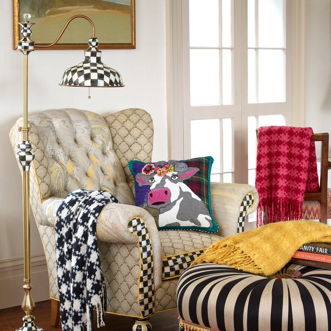 Courtly Farmhouse Floor Lamp image number 1