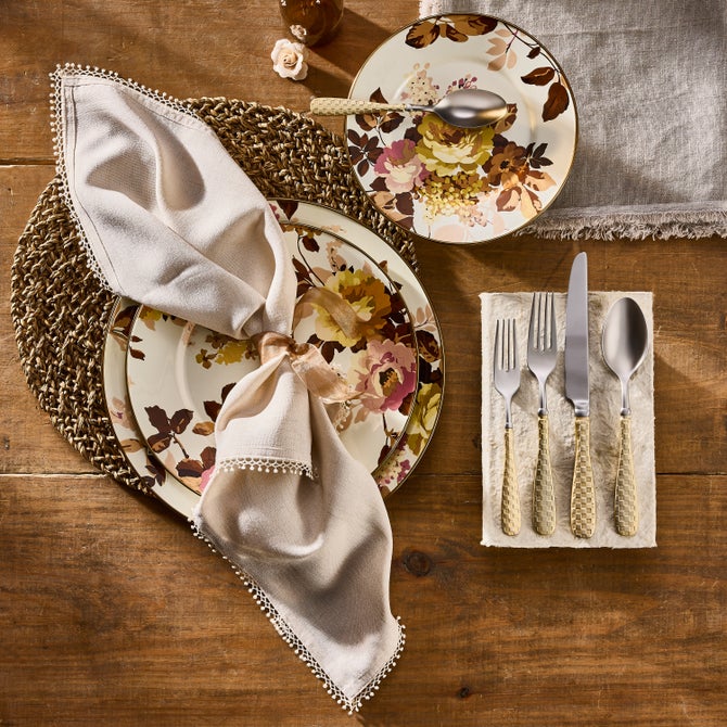 Wild Rose White Charger/Plate image number 4