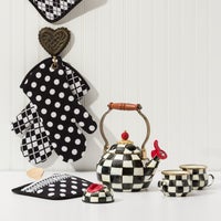 Courtly Check Teacup