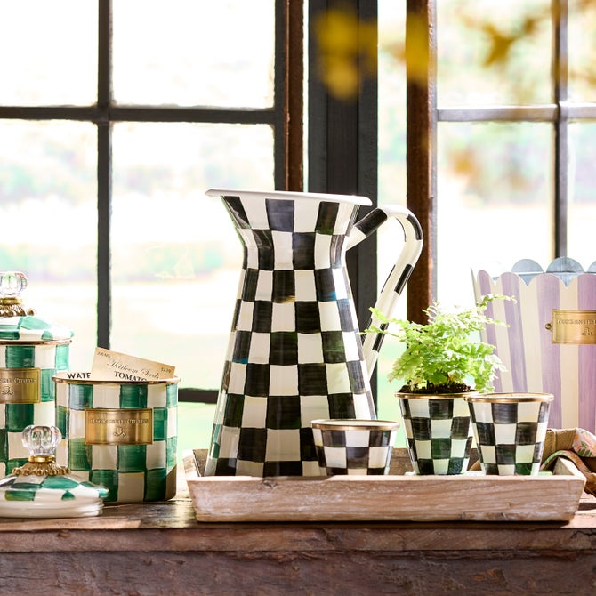 Courtly Check Large Practical Pitcher image number 13