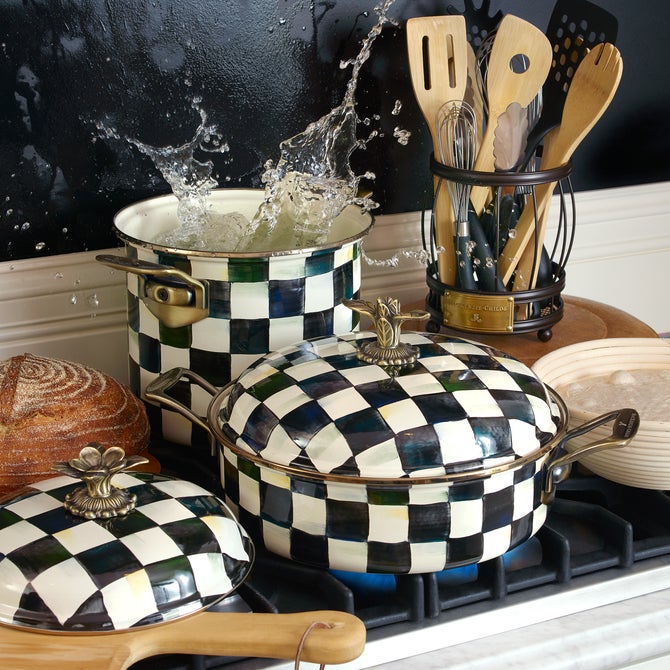 Courtly Check 5 Quart Casserole image number 1